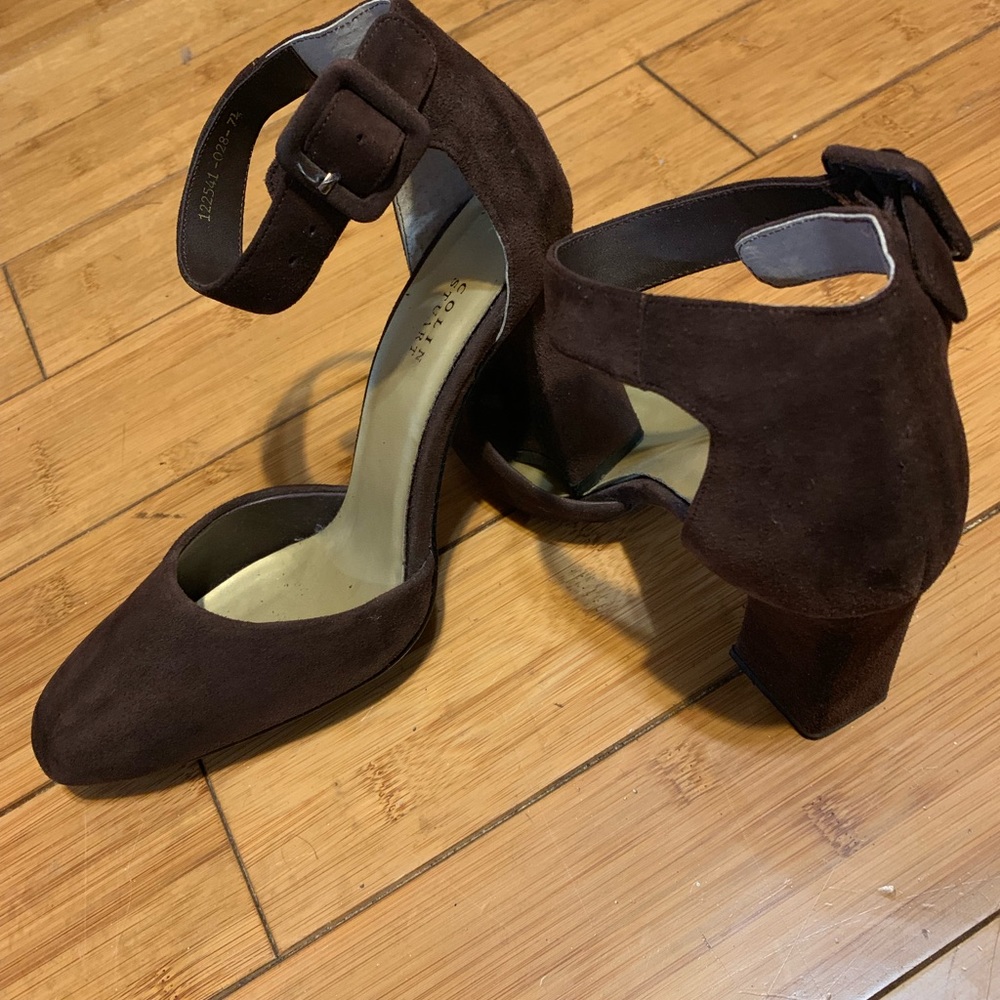 Lightly used (worn once ) brown suede Chunky heel